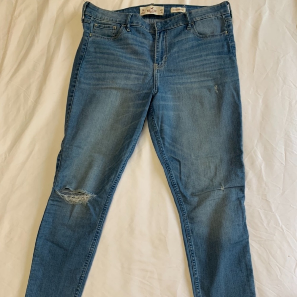 Light wash Hollister jeans